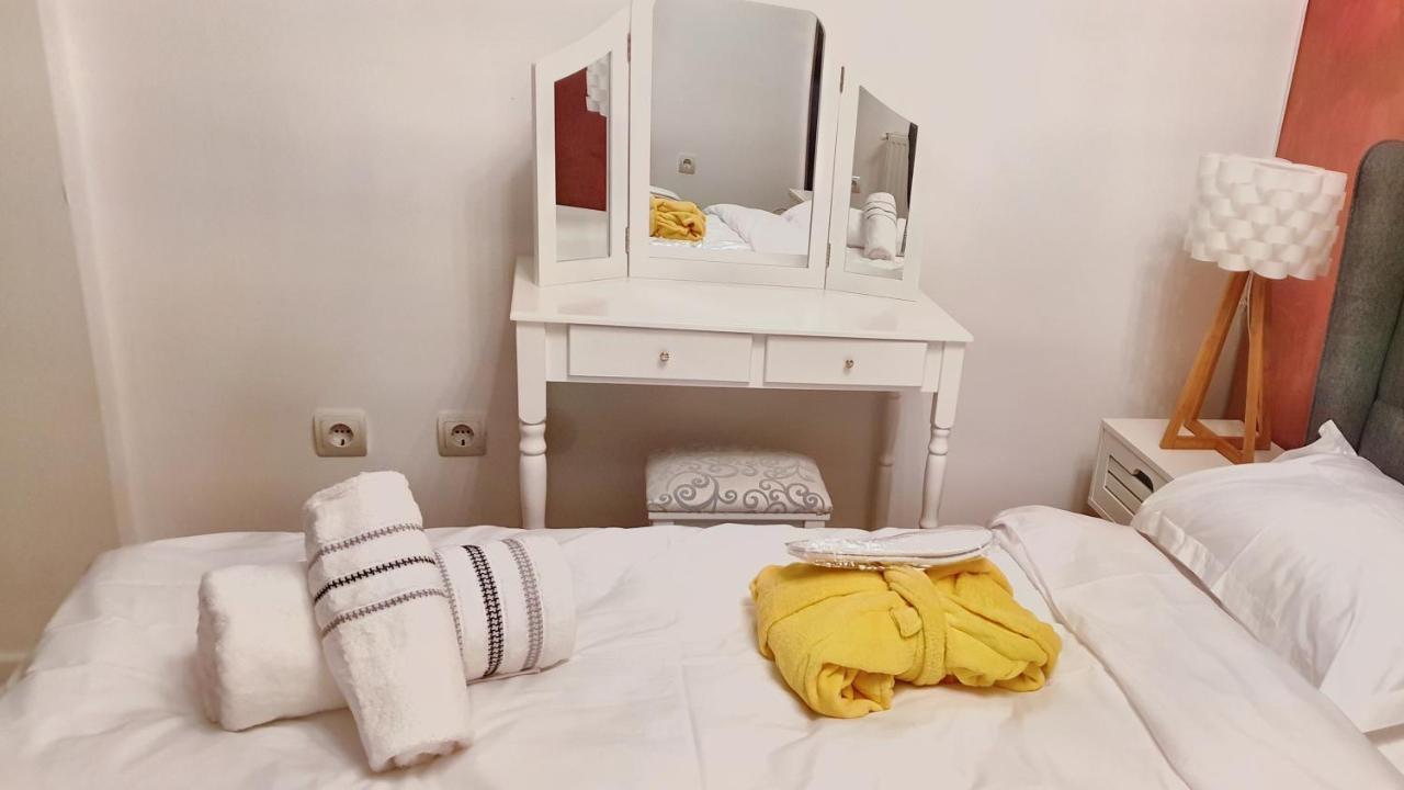 Appartamento Cozy Penthouse In A New Business Building In City Center. Free Private Parking Cluj-Napoca Esterno foto