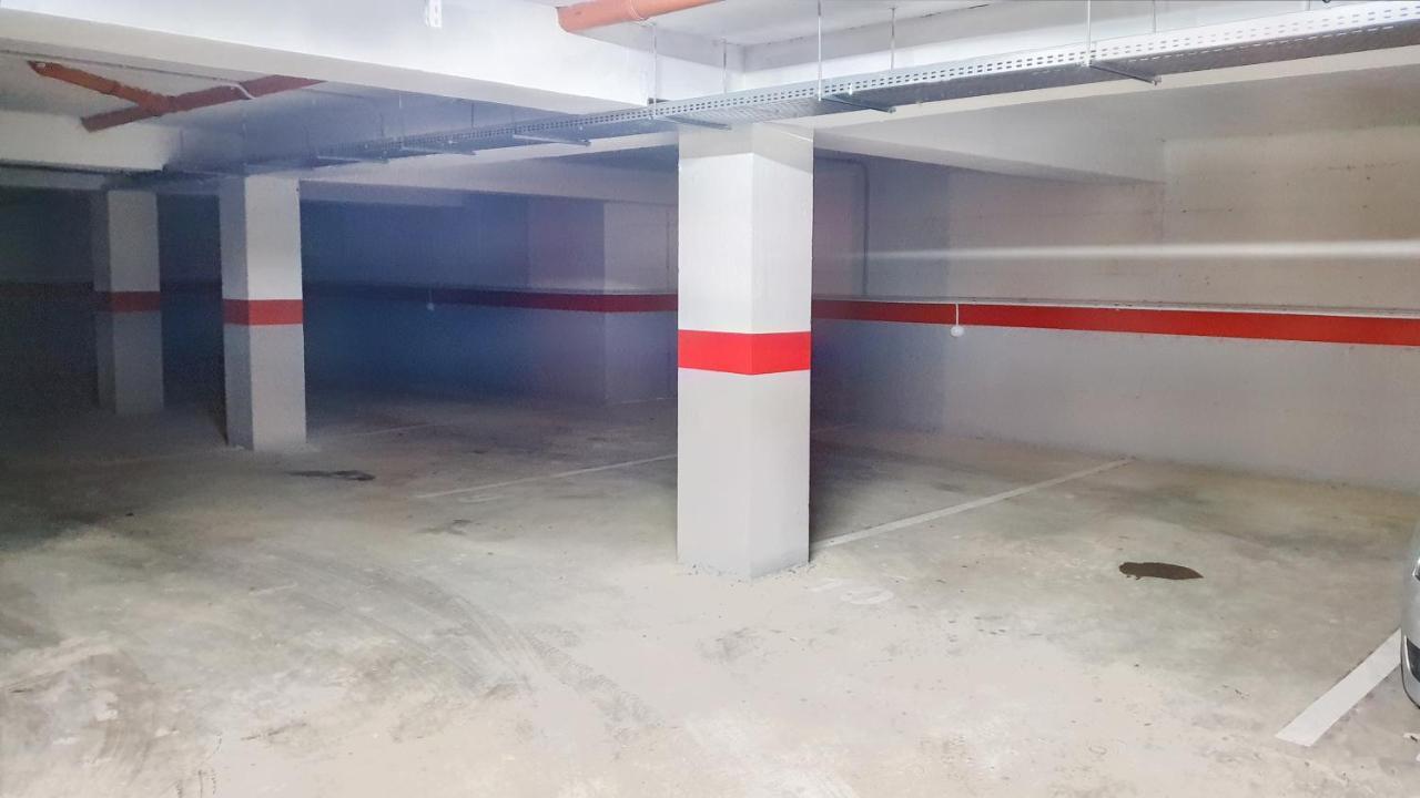 Appartamento Cozy Penthouse In A New Business Building In City Center. Free Private Parking Cluj-Napoca Esterno foto