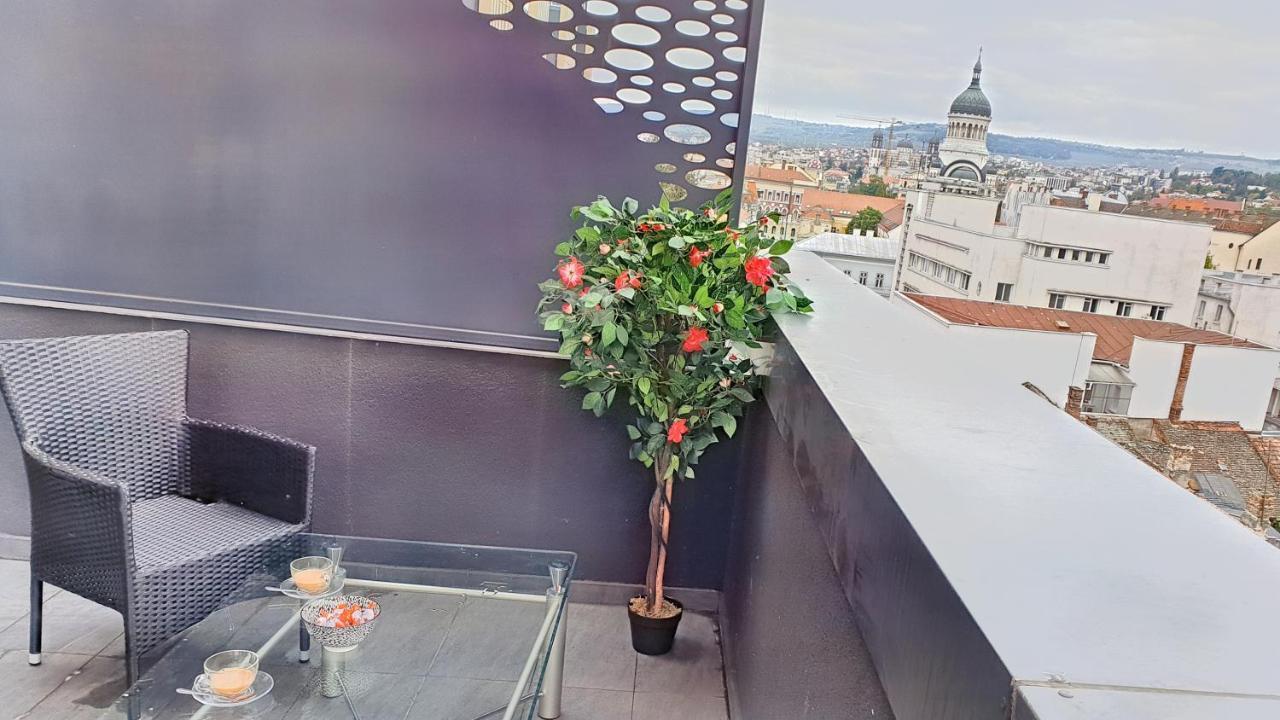 Appartamento Cozy Penthouse In A New Business Building In City Center. Free Private Parking Cluj-Napoca Esterno foto