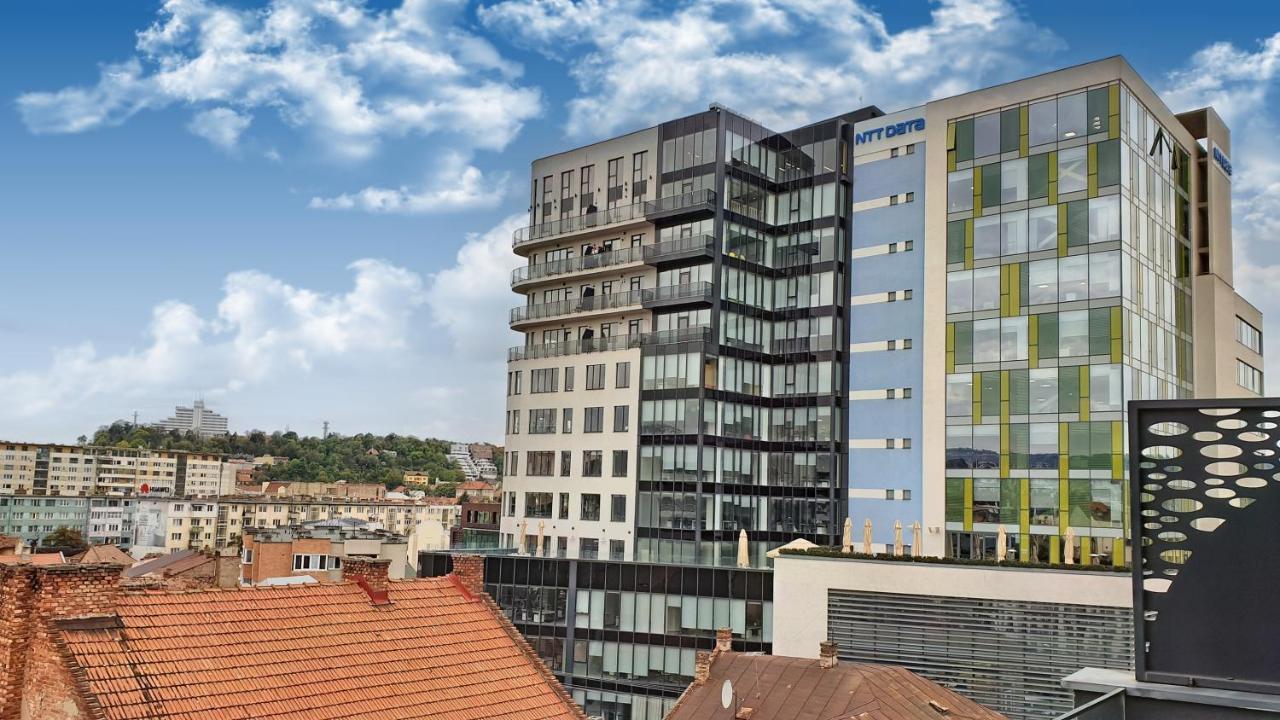 Appartamento Cozy Penthouse In A New Business Building In City Center. Free Private Parking Cluj-Napoca Esterno foto
